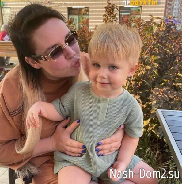 Крёстная мама Стефана осудила Сашу Черно за возвращение на проект