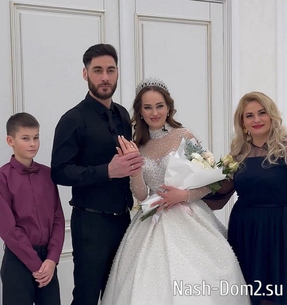 Вика Лысковец и Тигран Салибеков поженились
