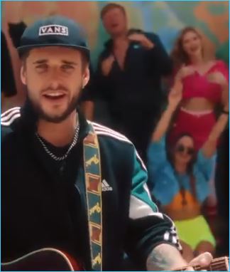 Влад Кадони поддержал новую песню Евгения Ромашова, ведь и на Доме 2 бывают таланты Влад Кадони поддержал новую песню Евгения Ромашова, ведь и на Доме 2 бывают таланты