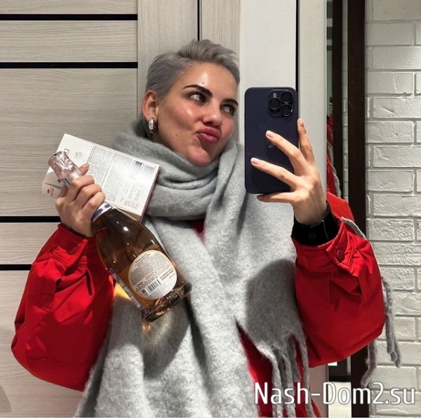 Бухынбалтэ оставила Барзикова в Турции и отправилась развлекаться с Опенченко Бухынбалтэ оставила Барзикова в Турции и отправилась развлекаться с Опенченко