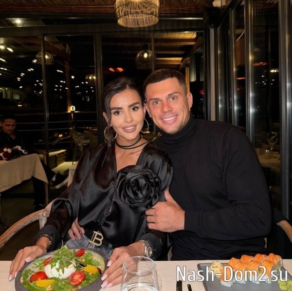 Бухынбалтэ оставила Барзикова в Турции и отправилась развлекаться с Опенченко Бухынбалтэ оставила Барзикова в Турции и отправилась развлекаться с Опенченко