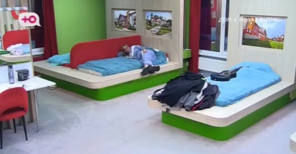 Максим Зарахович собрал вещи, узнав, что Рахимова ждёт свадьбу Максим Зарахович собрал вещи, узнав, что Рахимова ждёт свадьбу