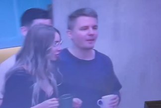 Элина Рахимова закрутила роман с артистом Кумпатом из Дома 2?