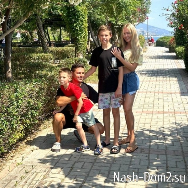 Фото детей участников Дома-2 (15.06.2024) Фото детей участников Дома-2 (15.06.2024)