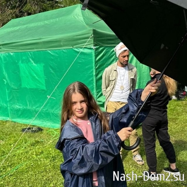 Бородина отправилась на Алтай вместе с дочками Бородина отправилась на Алтай вместе с дочками