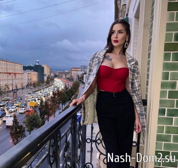 Яббаров оказался в центре женского внимания Яббаров оказался в центре женского внимания