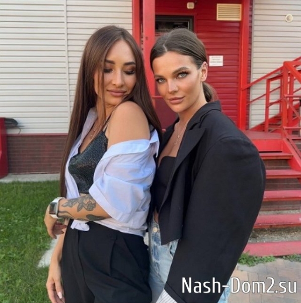 Николетта Антипова пытается защитить Фиткевич от хейтеров Николетта Антипова пытается защитить Фиткевич от хейтеров