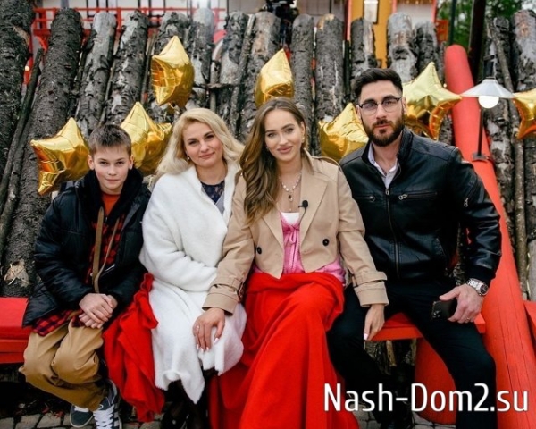 Салибековы радуются помощи Вероники Михайловны на проекте Салибековы радуются помощи Вероники Михайловны на проекте