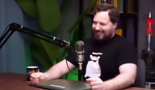 Юлия Колисниченко выпустит брендовые наклейки и устроит розыгрыш автомобиля Юлия Колисниченко выпустит брендовые наклейки и устроит розыгрыш автомобиля