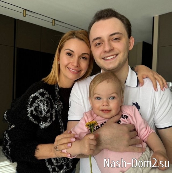 Ольга Орлова: Неужели не видно, что живот настоящий?! Ольга Орлова: Неужели не видно, что живот настоящий?!