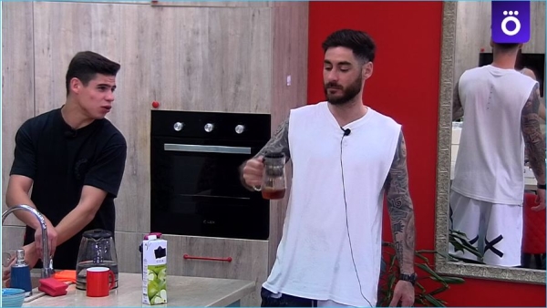 Тигран Салибеков с женой и родственниками отправились в путь Тигран Салибеков с женой и родственниками отправились в путь