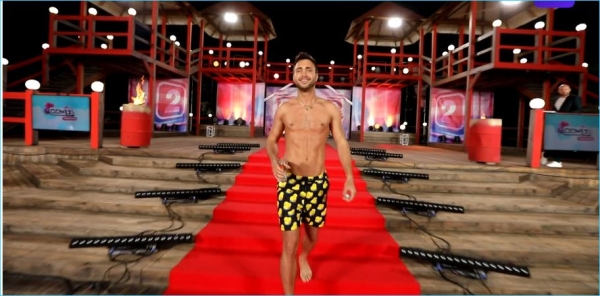 Алексею Безусу все-таки выдали новые трусы, радуются зрители Дома 2 Алексею Безусу все-таки выдали новые трусы, радуются зрители Дома 2