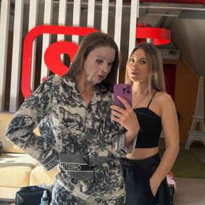 Григорьев проводит время в Сити с Квашниковой, а не с Гончаровой Григорьев проводит время в Сити с Квашниковой, а не с Гончаровой