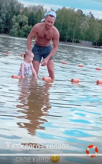 Татьяна Репина приучает дочь к бесплатной колбасе