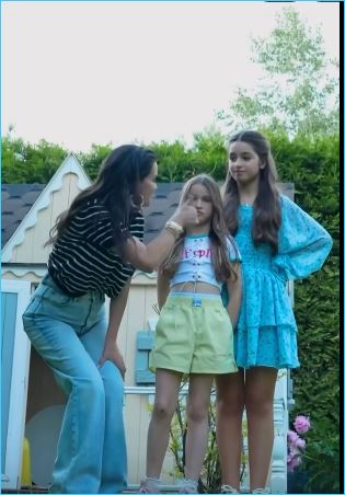 Ксения Бородина с дочками вернулась на съемки программы «Последний герой. Русский сезон» Ксения Бородина с дочками вернулась на съемки программы «Последний герой. Русский сезон»