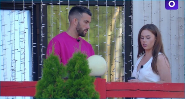 Григорьева раздражает дружба Безверховой и Квашниковой Григорьева раздражает дружба Безверховой и Квашниковой