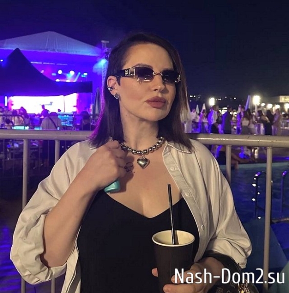 Александра Черно поведала о начале интересной интимной жизни Александра Черно поведала о начале интересной интимной жизни