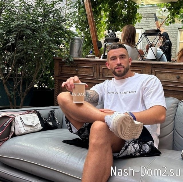Григорьев продолжает высмеивать Квашникову
