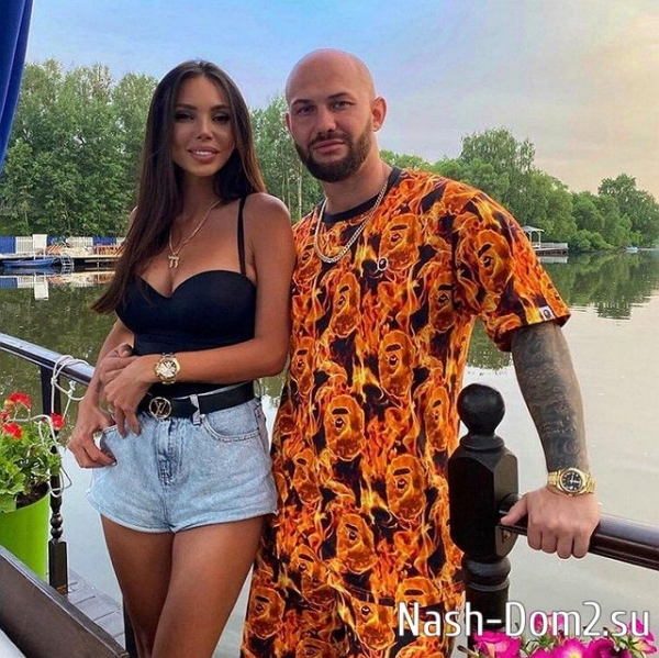 Виктория Боня хотела, но не смогла подружиться с Самойловой Виктория Боня хотела, но не смогла подружиться с Самойловой