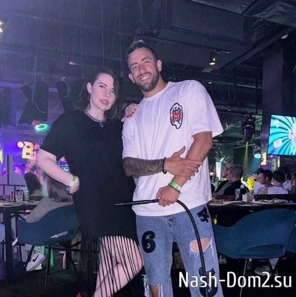 На дне рождения Черно присутствовали не только участники «Дома-2», но и папарацци На дне рождения Черно присутствовали не только участники «Дома-2», но и папарацци