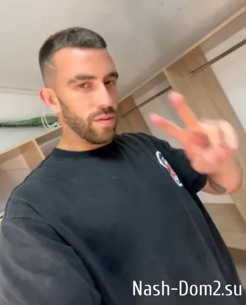 Игорь Григорьев заявил, что в комнате, в которой раньше жила Черно, сильно воняет Игорь Григорьев заявил, что в комнате, в которой раньше жила Черно, сильно воняет