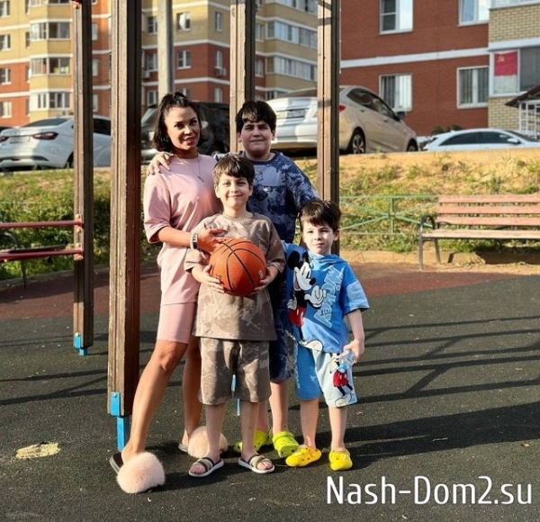 Салибековы разругались с жюри на очередном этапе конкурса «Открытие года» Салибековы разругались с жюри на очередном этапе конкурса «Открытие года»