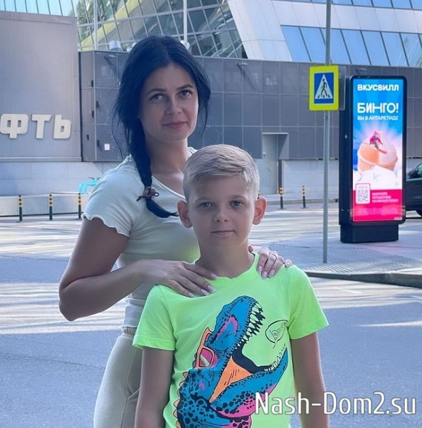 Зарахович утверждает, что скандалит с Элиной по сценарию Зарахович утверждает, что скандалит с Элиной по сценарию