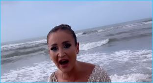 Ольге Бузовой пришлось оправдываться за видео в сапогах на пляже Ольге Бузовой пришлось оправдываться за видео в сапогах на пляже