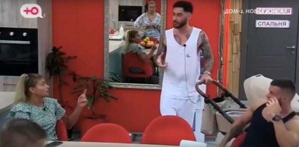 Виктория Салибеков требует, чтобы Тигран убрал тату с лицом Юлии Колисниченко Виктория Салибеков требует, чтобы Тигран убрал тату с лицом Юлии Колисниченко