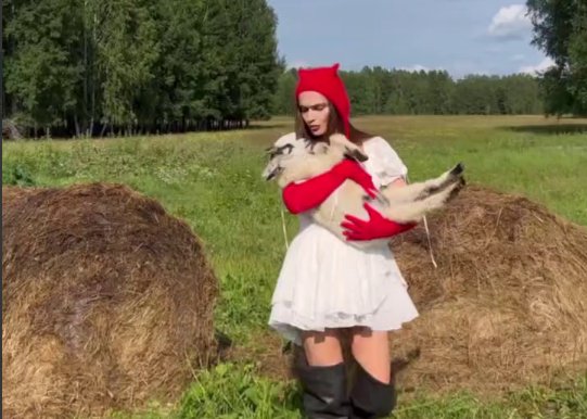 Алёна Водонаева и Марго Овсянникова подхватили тренд Кенели Сайкс