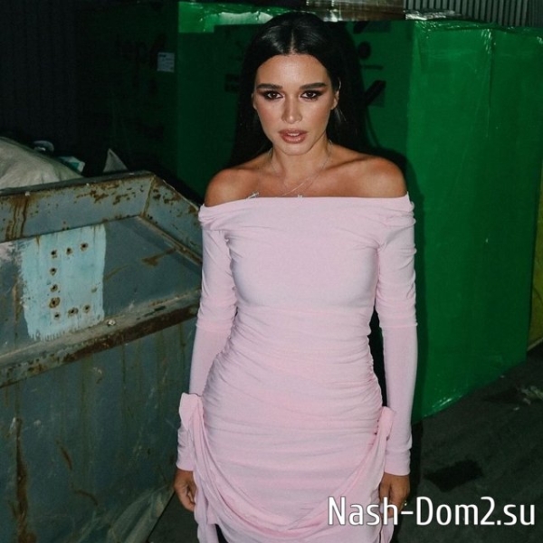 Фолловеры посмеялись над новой фотосессией Ксении Бородиной Фолловеры посмеялись над новой фотосессией Ксении Бородиной