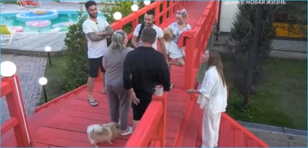 К Кате Гориной и её бабушке Алексей Безус нашел свой подход К Кате Гориной и её бабушке Алексей Безус нашел свой подход