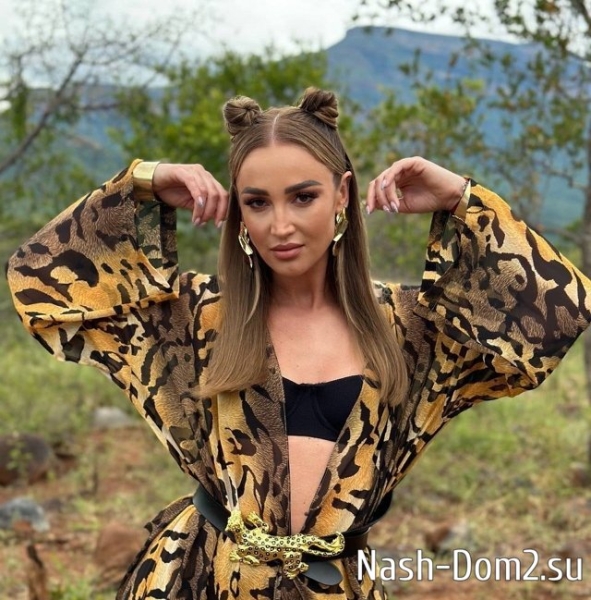 Ольга Бузова похвасталась кольцом от нового кавалера Ольга Бузова похвасталась кольцом от нового кавалера