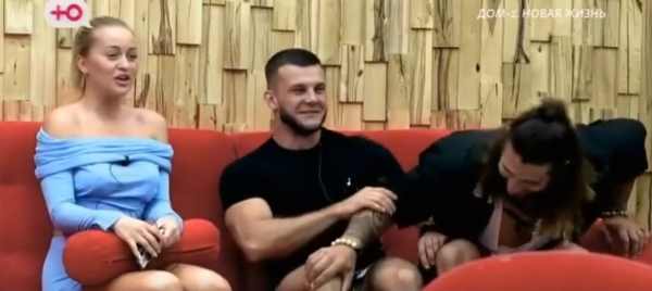 Алексей Горячий получил травму в потасовке в Максимом Зараховичем Алексей Горячий получил травму в потасовке в Максимом Зараховичем