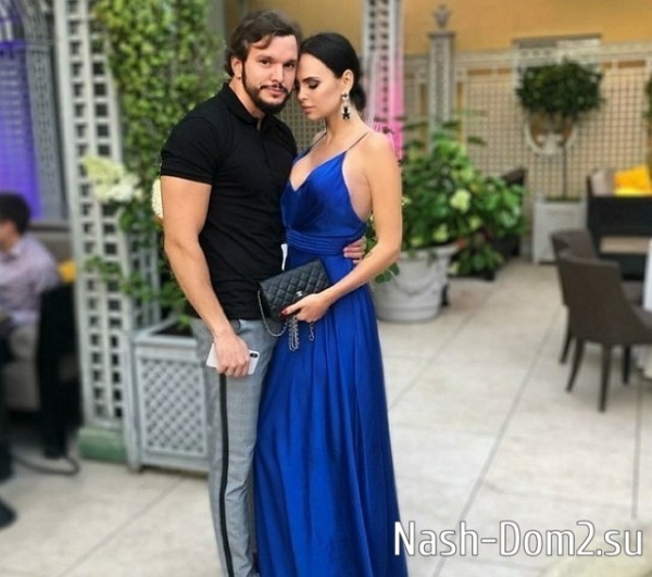 Виктория Романец троллит бывшего мужа Антона Гусева Виктория Романец троллит бывшего мужа Антона Гусева