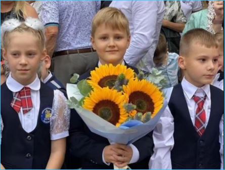 Алексей Самсонов и Юлия Щаулина вместе отправили сына в первый класс Алексей Самсонов и Юлия Щаулина вместе отправили сына в первый класс