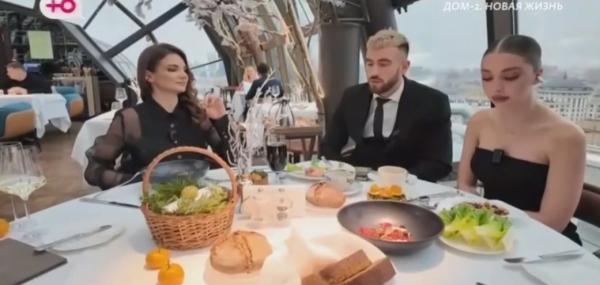 Григорьев требует, чтобы Квашникова и работала, и успевала готовить Григорьев требует, чтобы Квашникова и работала, и успевала готовить