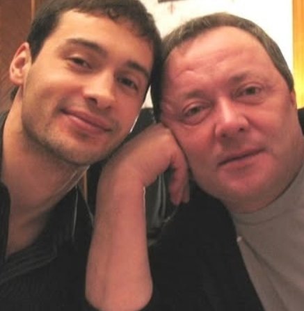 Андрей Черкасов в день рождения благодарит семью: он счастливый человек