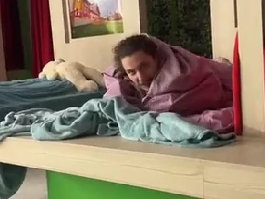 Виктория Дилье не может уехать с Поляны, пока там заполнена мужская спальня