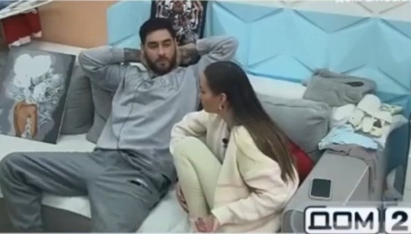 Тигран Салибеков сбежал от жены в мужскую спальню