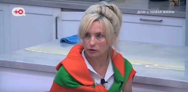 Элина Рахимова напомнила маме о методах её воспитания