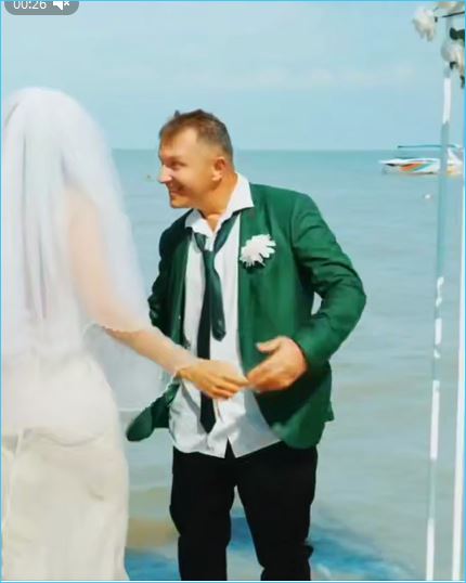 Полярные мнения о новом клипе Ильи Яббарова «Вишенка на торте» встречаются в сети