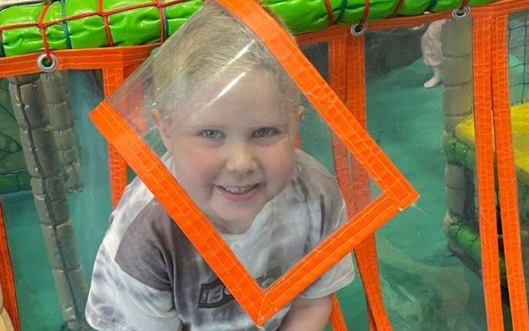 Иосиф Оганесян поздравляет сына Стефана с 5-летием
