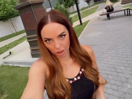 Юлия Ефременкова попала в центр скандала на детской площадке