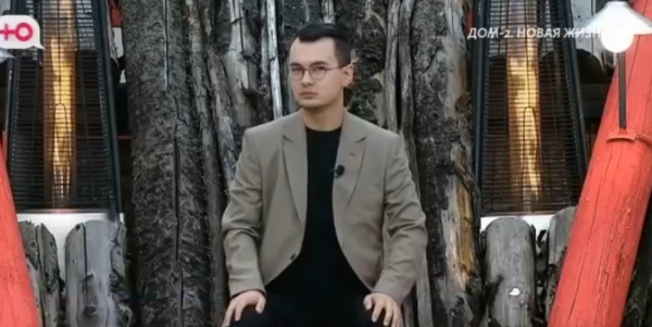Антон Беккужев напомнил Квашниковой, что одиночки не живут в комнатах