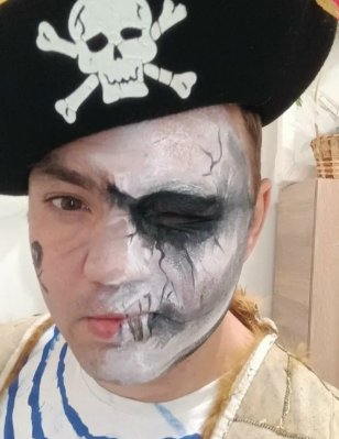 Александр Гобозов доказывает, что он хорошо ладит с детьми