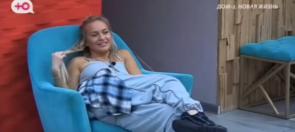 Элина Рахимова напоминает Гуранде его школьную учительницу