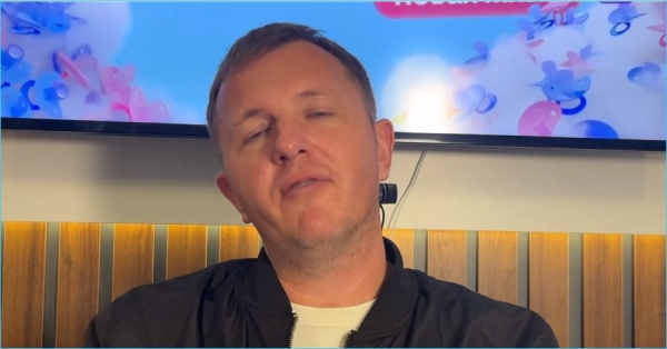 Илья Яббаров устал от женского окружения на второй площадке Дома 2 Илья Яббаров устал от женского окружения на второй площадке Дома 2