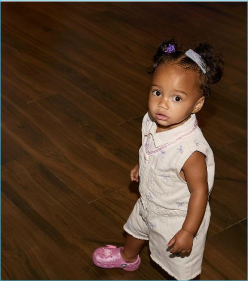 Мэри Кулешова рада побывать с дочкой на дне рождения сына Кати Жужи Мэри Кулешова рада побывать с дочкой на дне рождения сына Кати Жужи