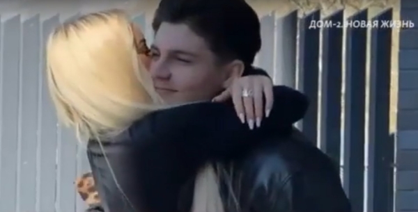 Никита Гуранда и Иван Китаев не поделили загадочную Монику Никита Гуранда и Иван Китаев не поделили загадочную Монику